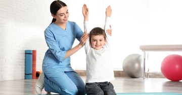 Mozgással segítenének enyhíteni a gyermekek krónikus fájdalmait