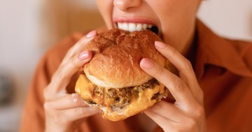  Ha magas a koleszterinszintje,  ezeket az ételeket kerülje el messziről! 