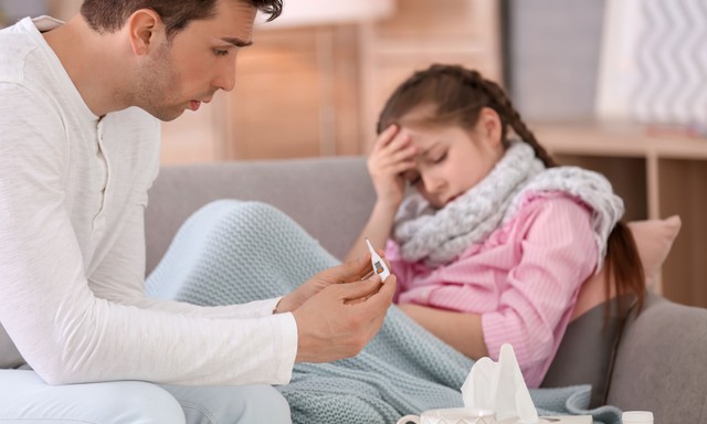 Ezek lehetnek az influenza első tünetei a gyerekeknél!