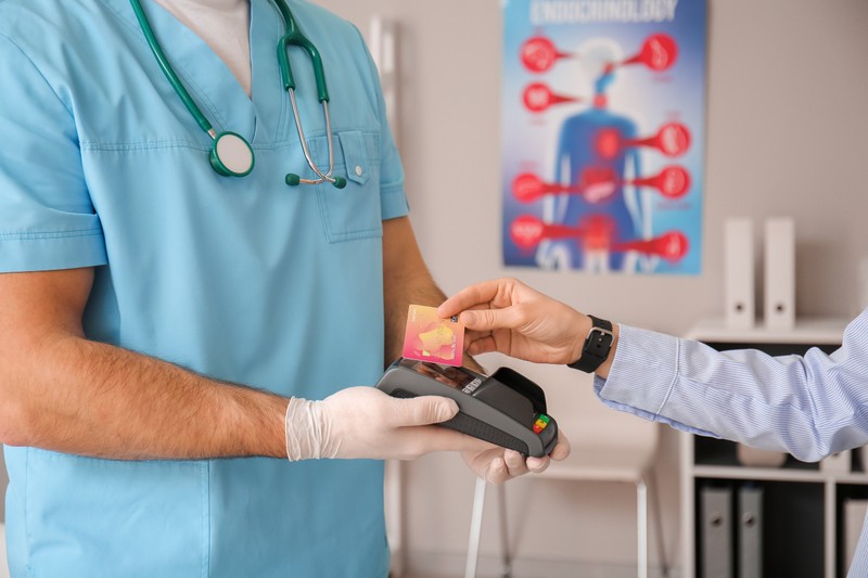 Labor, bőrgyógyászat, diagnosztika - ömlik a pénzünk a magánegészségügybe