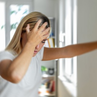 Szédül, amikor hirtelen feláll? Ebben az esetben kell aggódnia című cikk nyitóképe