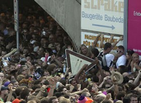 Tömegviselkedés  - egy tragédia kapcsán (West Balkán)