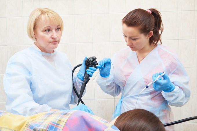 Két testvéremnél vastagbélrákot diagnosztizáltak, indokolt elmennem tükrözésre? című cikk nyitóképe