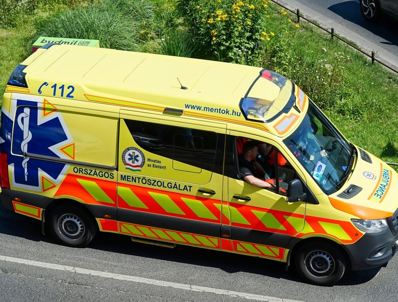 magyar csapatépítő baleset Országos Mentőszolgálat