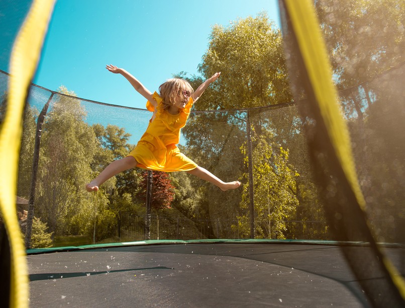 trambulin, játék, gyerek, baleset