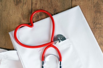 A szívbetegség 7 különös jele: ilyen bőrtünet is utalhat arra, ha romlik a szíve