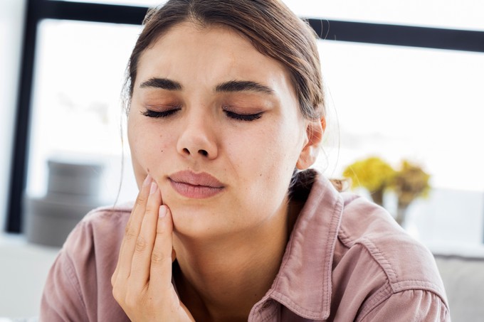 Kihúzták a bölcsességfogamat, szabad ilyenkor orrot fújni? Az orvos válaszol című cikk nyitóképe