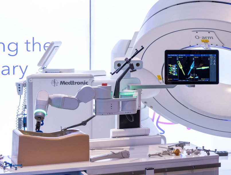 Medtronic Mazov robotrendszer, gerincsebészeti robot, gerincbetegség, műtét