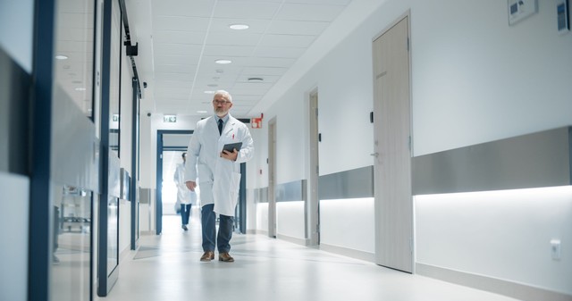 Jelentős fordulat a nyugdíj melletti munkavégzésben – Így változnak a szabályok