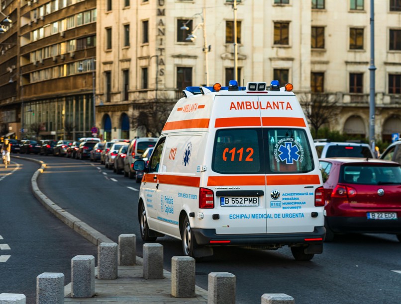 iskola, baleset, beomlott mennyezet, sérülés