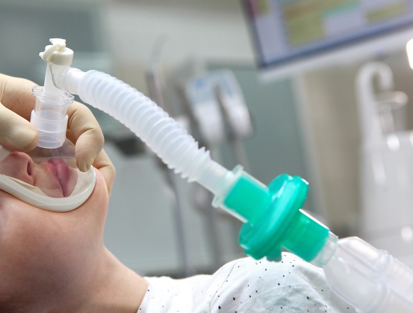 ínysorvadás műtét altatás bódítás