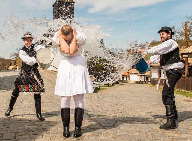 Nem szereti, ha húsvétkor meglocsolják? A pszichológia szerint ez sokat elárulhat Önről