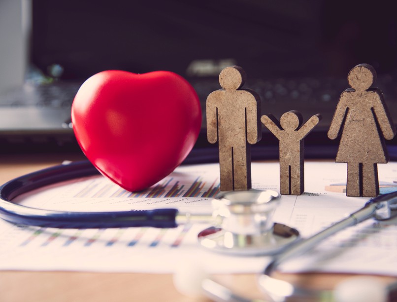 egészségbiztosítás, egészségpénztár, biztosítási díj,  szakorvosi ellátás, magánorvos