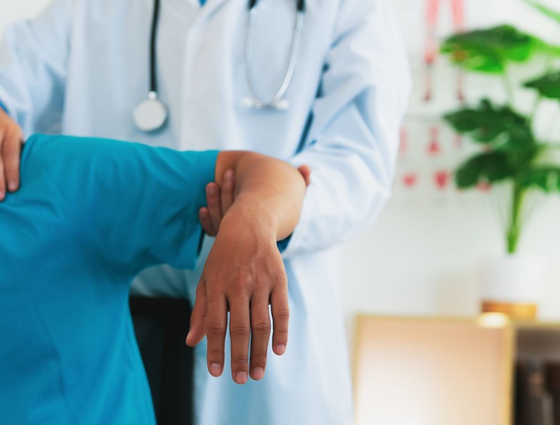 Befagyott váll-szindróma tünet vizsgálat kezelés