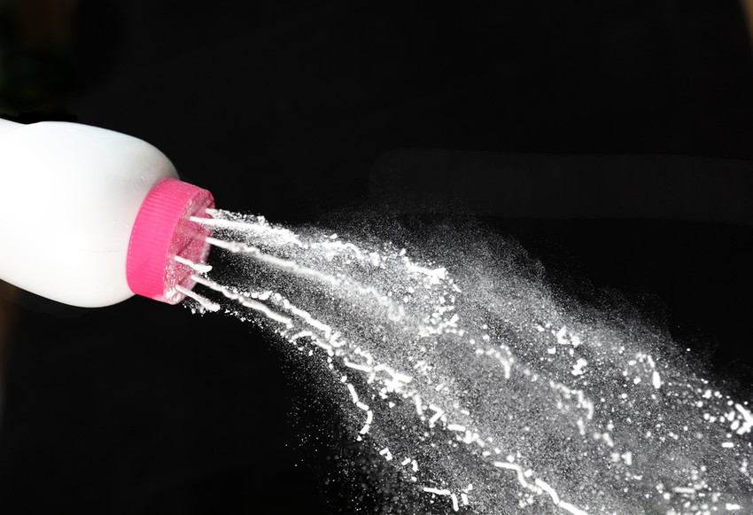 Hintőpor – miből készül, mire jó, mi lehet vele a baj? Igaz, hogy a genitális területen alkalmazott hintőpor fokozza a petefészekrák kialakulásának a kockázatát?