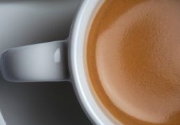 A kávé és a tea csökkentheti egyes agytumorok kockázatát...