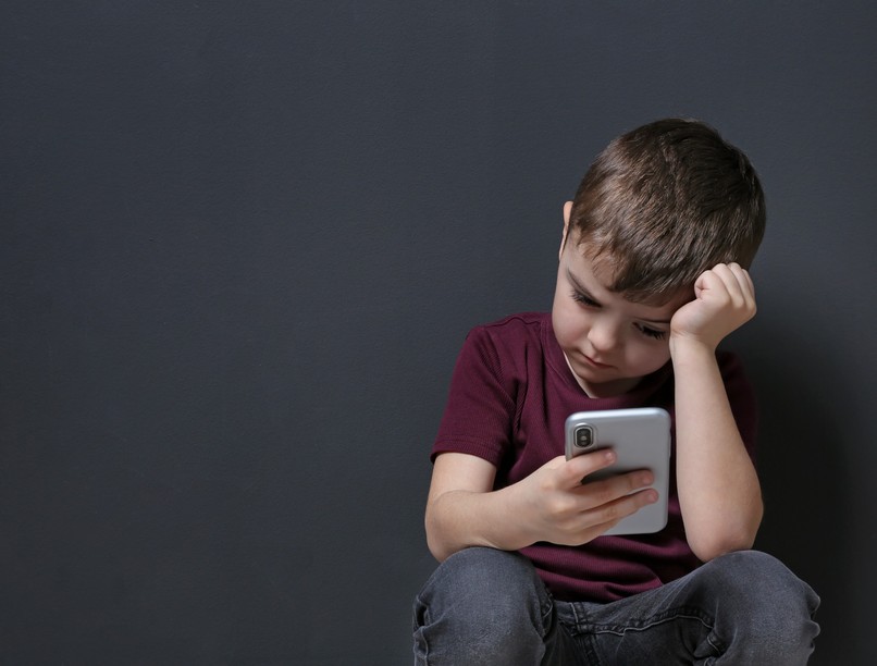 gyerek, bántalmazás, online, ellen