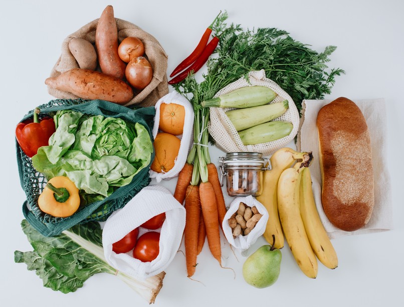 GettyImages-bevásárlás, zöldségek, gyümölcsök, egészséges ételek, egészséges életmód