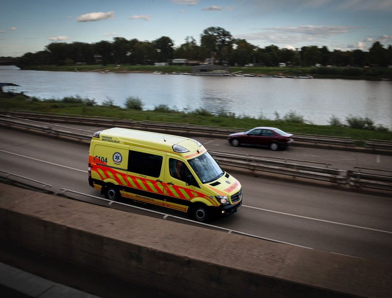 kisbaba, fulladás, nincs légzés, mentők