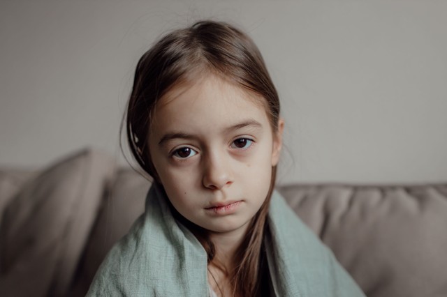 Nem akar puszit adni? Nem árulkodik, hanem segítséget kér? 6 történet, amit minden felnőttnek látnia kellene