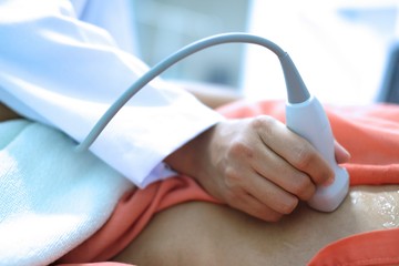 Erős szívdobogás és mellkasi fájdalom: ekkor érdemes szívultrahangra mennie