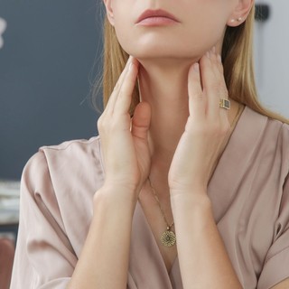 Az egyik mandulám nagyobb, és alatta van egy csomó, ez daganat? Az orvos válaszol című cikk nyitóképe