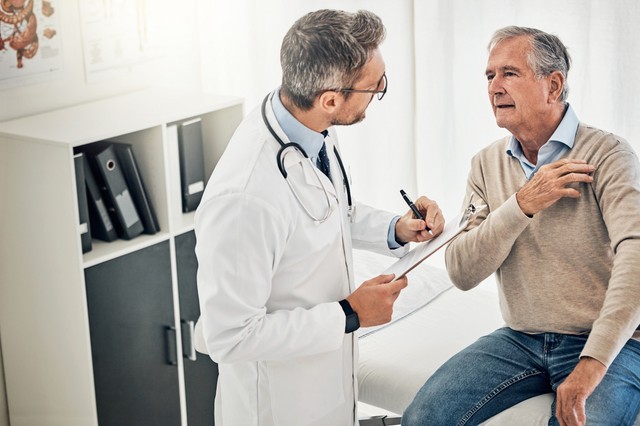 A tüdőrák vállfájással, az ujjak bedagadásával is jelezhet, de biztosan csak így deríthető ki az oka