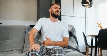 Milyen érzés az, ha kizáródik a sérv? Ilyen tünetek esetén ne késlekedjen!