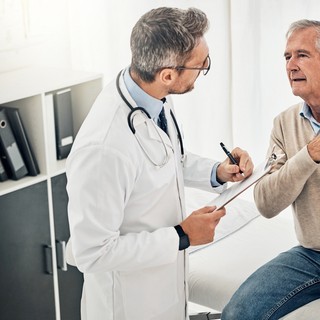 A tüdőrák vállfájással, az ujjak bedagadásával is jelezhet, de biztosan csak így deríthető ki az oka című cikk nyitóképe