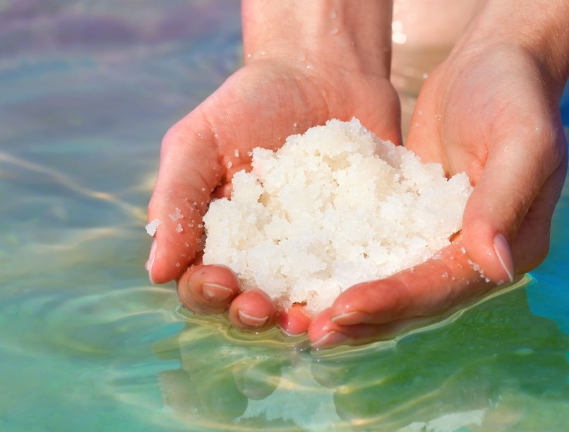 kézmosás sóval rizzsel