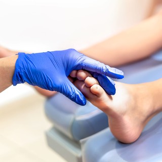 Cukorbeteg édesanyám lábujján nem gyógyuló seb van – le fogják amputálni? Az orvos válaszol című cikk nyitóképe