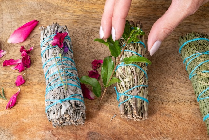 Zsálya égetés: nem árt, ha ezeket tudja előtte! című cikk nyitóképe