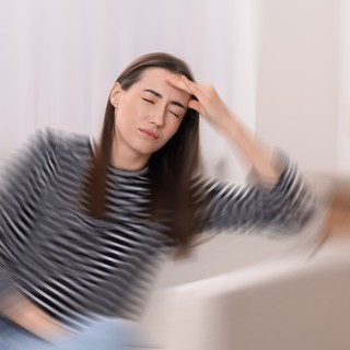 Mikortól veszélyes a szédülés? Ha ezek a tünetek is társulnak mellé, menjen orvoshoz! című cikk nyitóképe