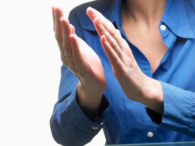 Megható videó: már hazánkban is tapssal tisztelegnek a koronavírus ellen küzdő egészségügyi dolgozók előtt