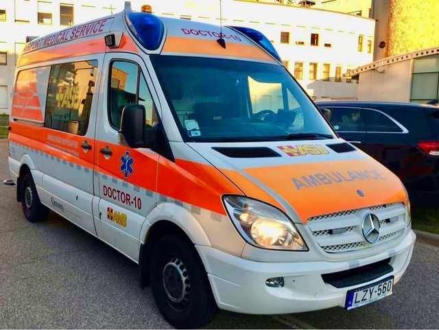 Be kellett vetni a reptéri rohammentőt Budapesten