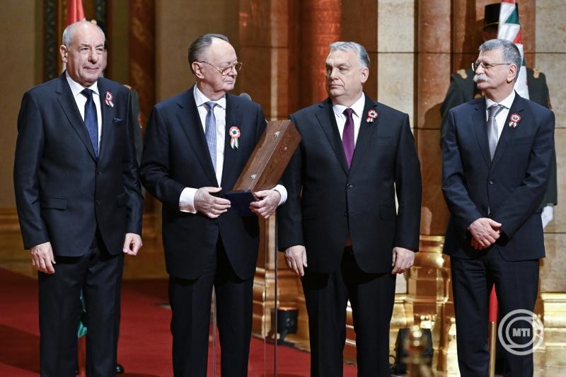 Széchenyi-díjat kapott Zettwitz Sándor, a 77 Elektronika Csoport tulajdonos-ügyvezetője. A díjat március 15. alkalmából adták át.