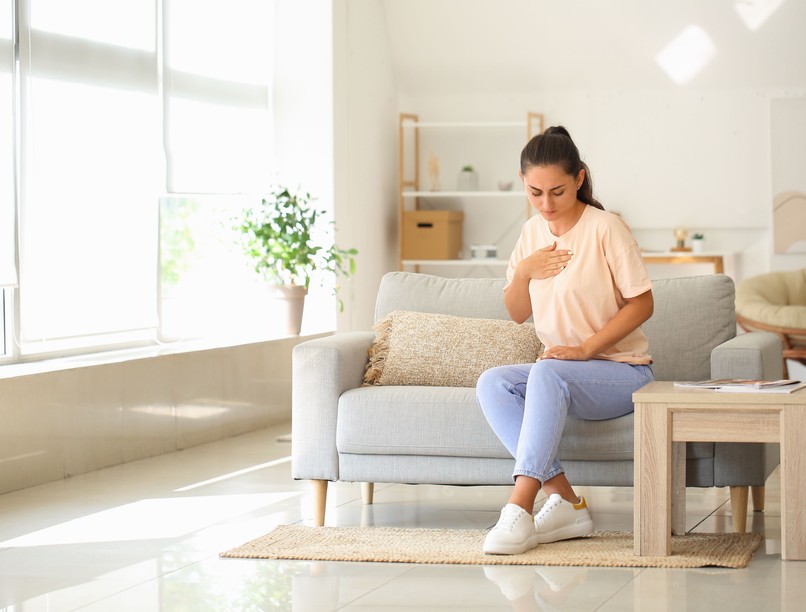 Mellimplantátum műtét vállfájdalom fejfájás