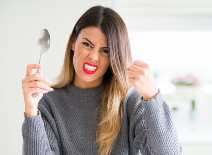 A perimenopauza dühös, őrült anyává változtatta – "Nem vicc, a gyerekeim kikerültek, és végül elváltam" című cikk nyitóképe