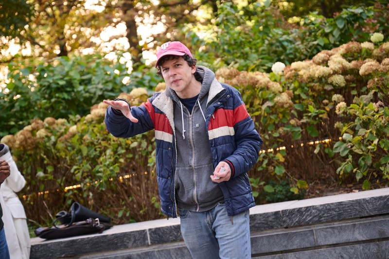 Jesse Eisenberg egy idegennek adja az egyik veséjét