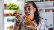 Valóban éhes, vagy csak a stressz beszél Önből? Így különböztetheti meg a testi és az érzelmi éhséget című cikk nyitóképe