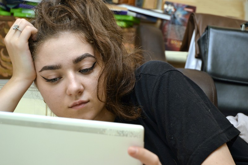 Unja a saját arcát az online megbeszéléseken? Kamasz gyermeke is, de nála ez sokkal veszélyesebb!