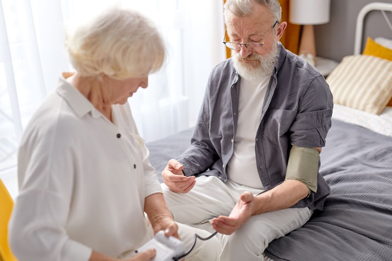 A magas vérnyomás nem fáj, mégis pusztít: egy német orvos elmagyarázza hogyan állíthatja meg idejében