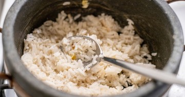 Ezeket az ételeket sose melegítse újra - súlyos következményei lehetnek