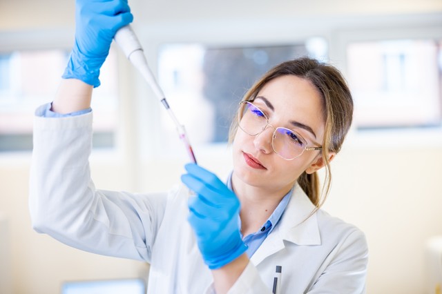 Egyszerű vérvizsgálat forradalmasítja a vastag- és végbélrák megelőzését