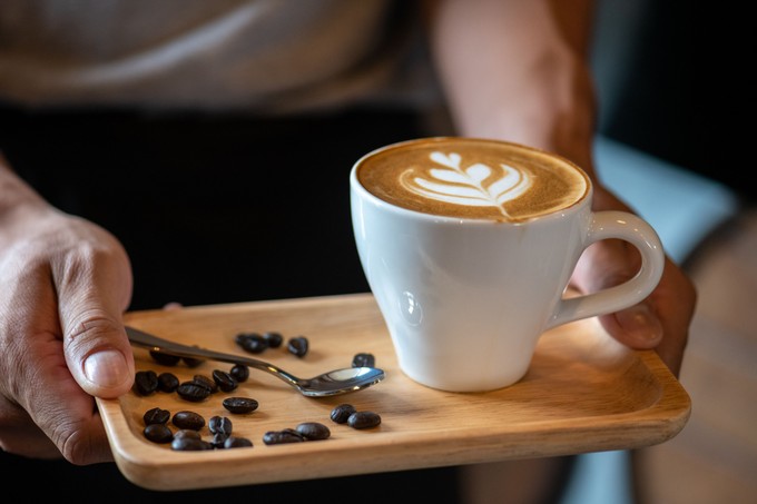 Figyelmeztetnek a szakértők - legfeljebb ennyi csésze kávét lehet inni büntetlenül című cikk nyitóképe