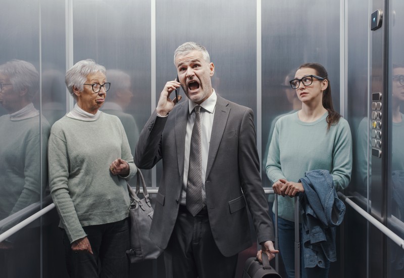 Hangosan telefonál mások előtt? Többet elárulhat el a személyiségéről, mint gondolná