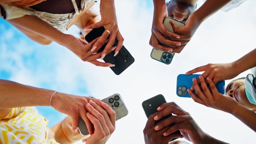 mobiltelefon függőség oka fomo