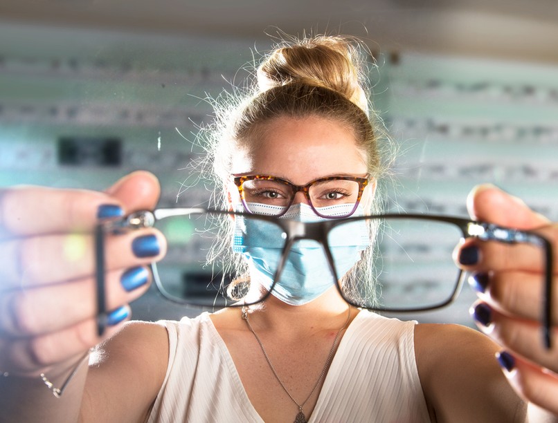 koronavírus, covid-19, szemészet, szembetegség, szemszárazság, szemüveg, maszkviselés