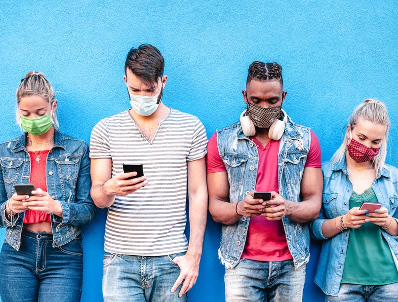 vakcina, mellékhatás, covid-oltás, betegség, panasz, közösségi média