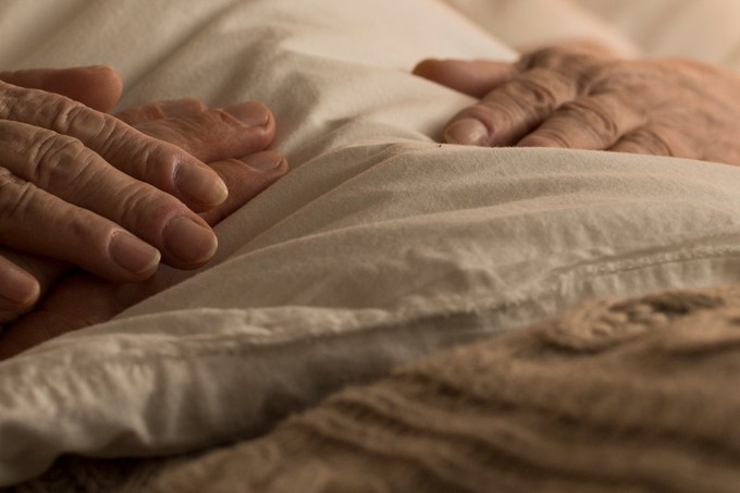 Kit kell értesíteni, ha rátalálunk otthon az élettelen hozzátartozónkra? Az orvos válaszol című cikk nyitóképe